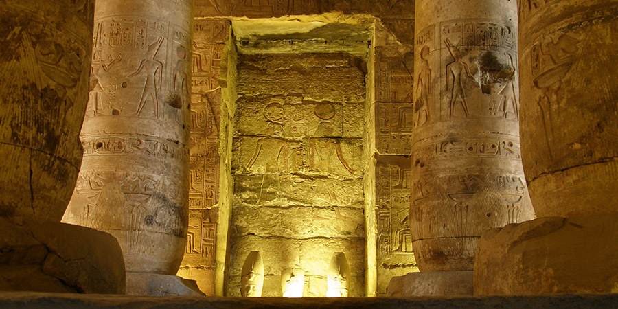 Omm Seti: la sacerdotessa del Tempio di Abydos
